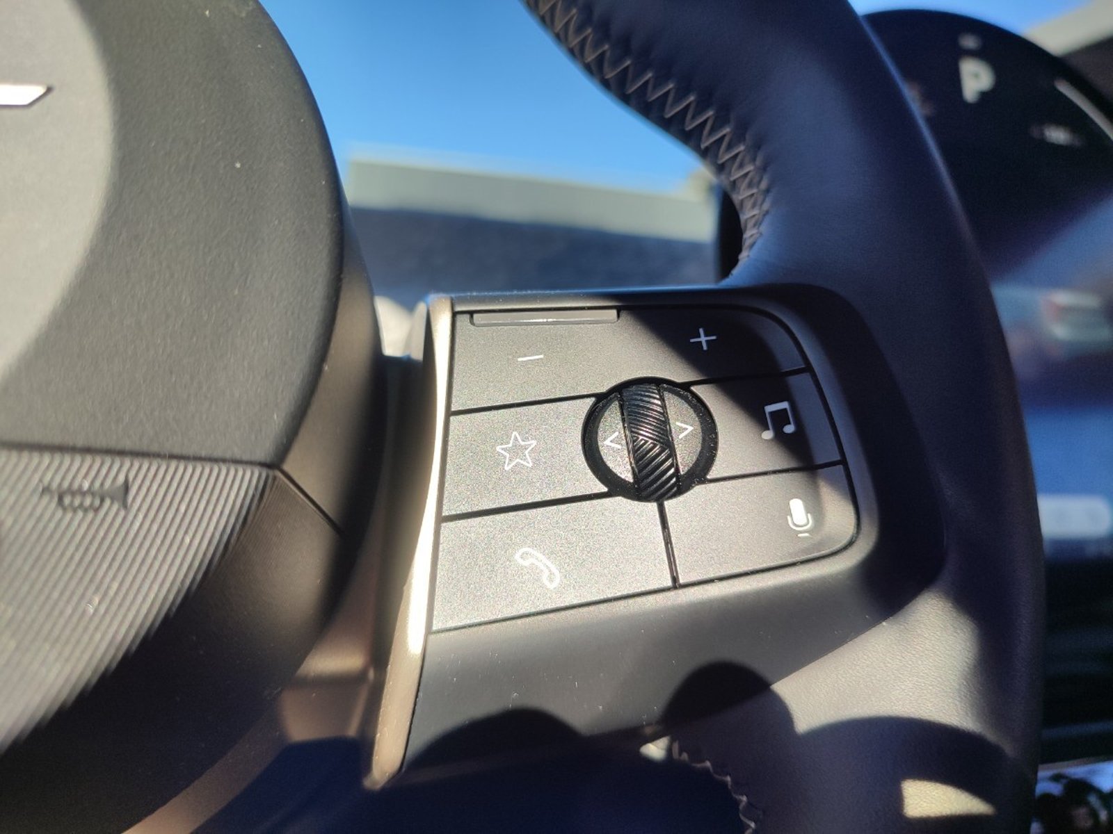 MINI COOPER SE FAVOURED 2025 - Imagen 13 de 16