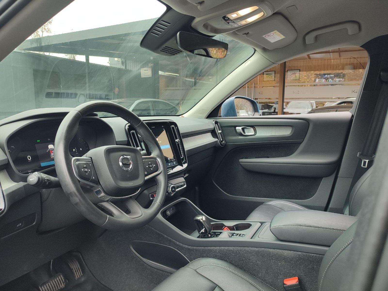 VOLVO XC40 B4 PLUS 2.0 MHEV 2024 - Imagen 11 de 17