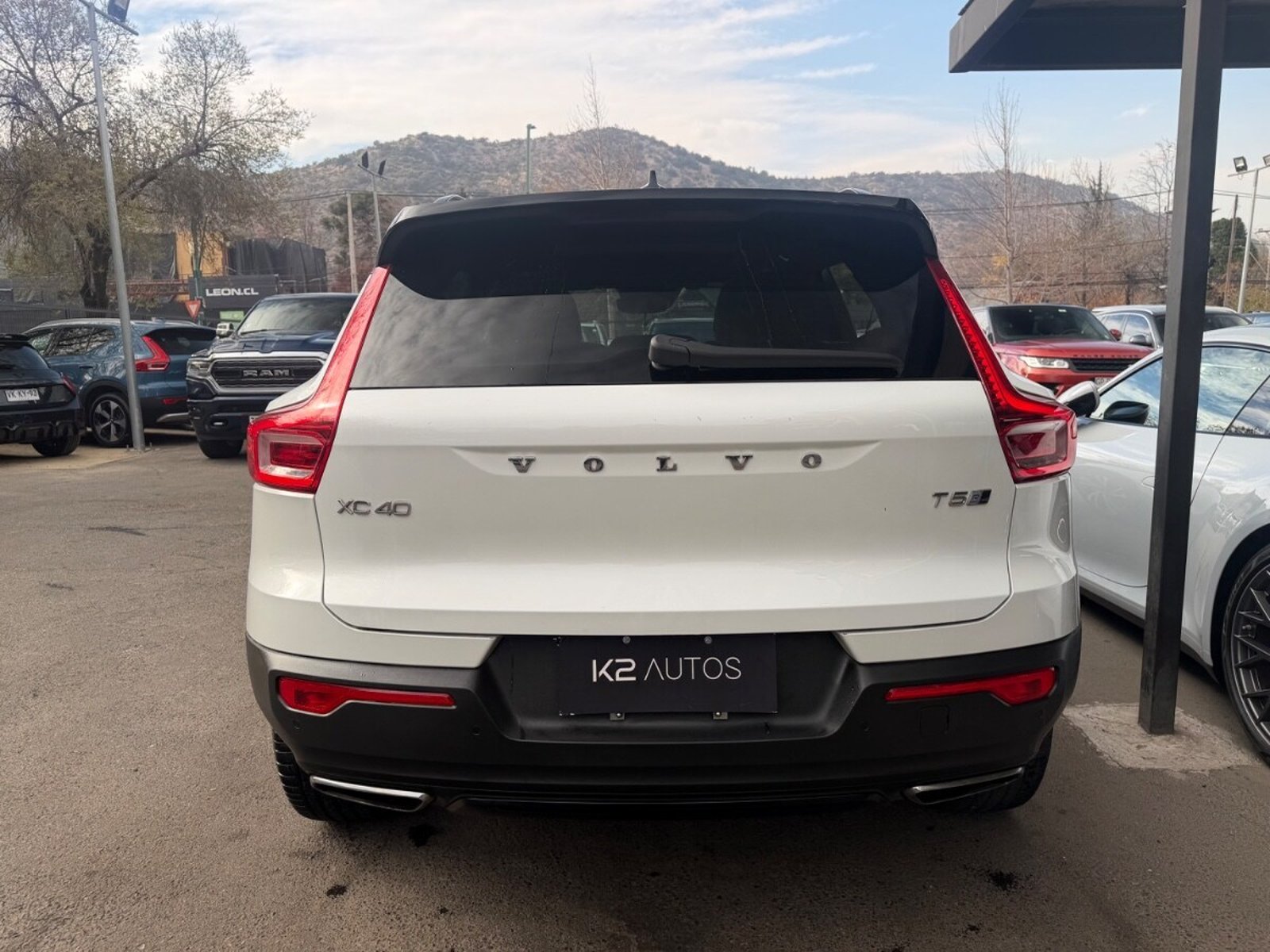 VOLVO XC40 T5 R-DESIGN PLUS 2.0 AWD 2020 - Foto 5 de 17