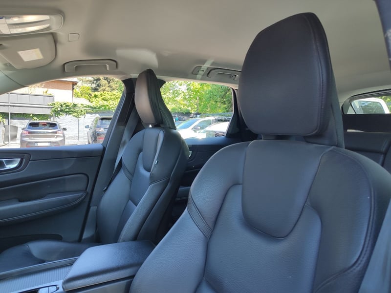 Volvo XC60 II B5 MOMENTUM 2.0 4WD 2022 - Imagen 13 de 19