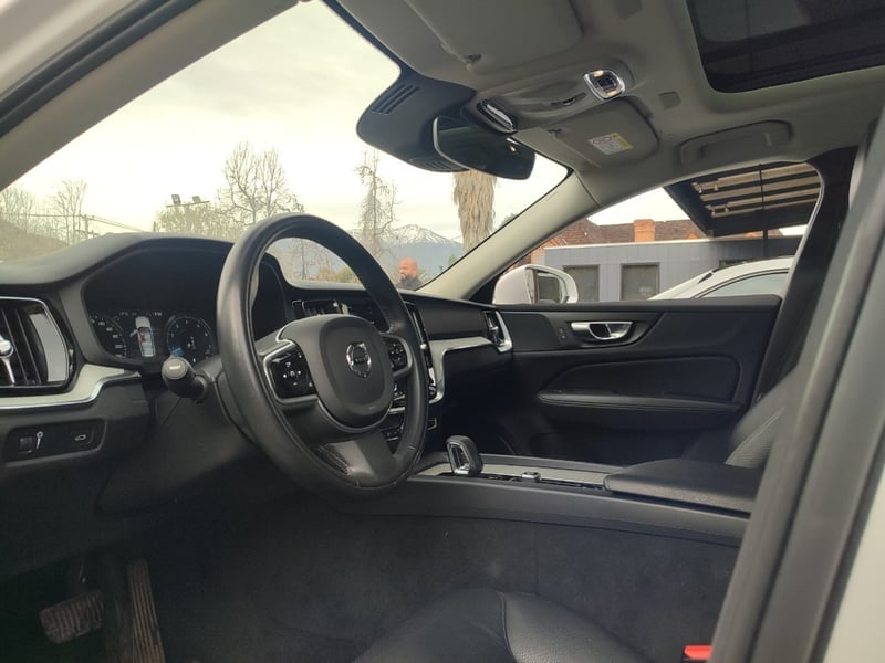 Volvo V60 CROSS COUNTRY II B5 4WD 2.0 2022 - Imagen 11 de 17