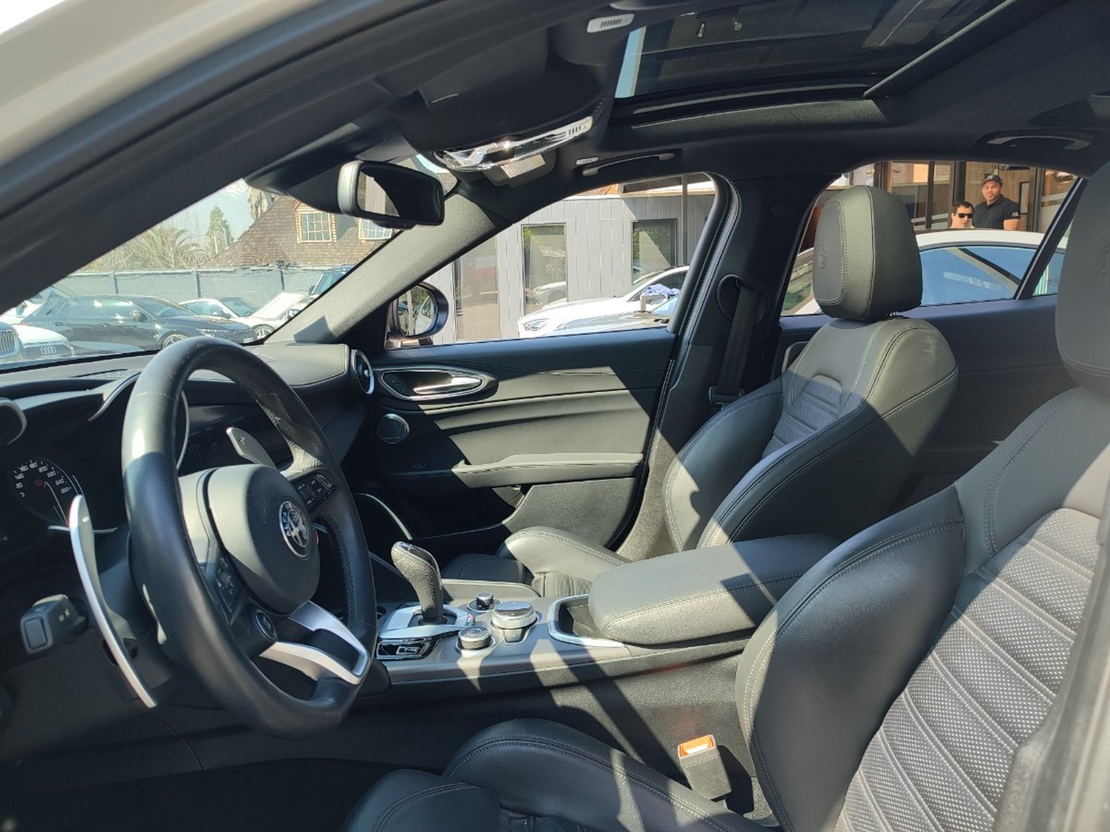 Alfa Romeo GIULIA VELOCE 2.0 TURBO 280 HP 2022 - Imagen 11 de 18