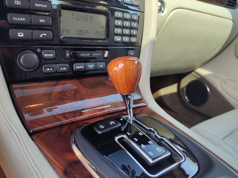 Jaguar XJ8 4.2 V8 SE 2005 - Imagen 16 de 20