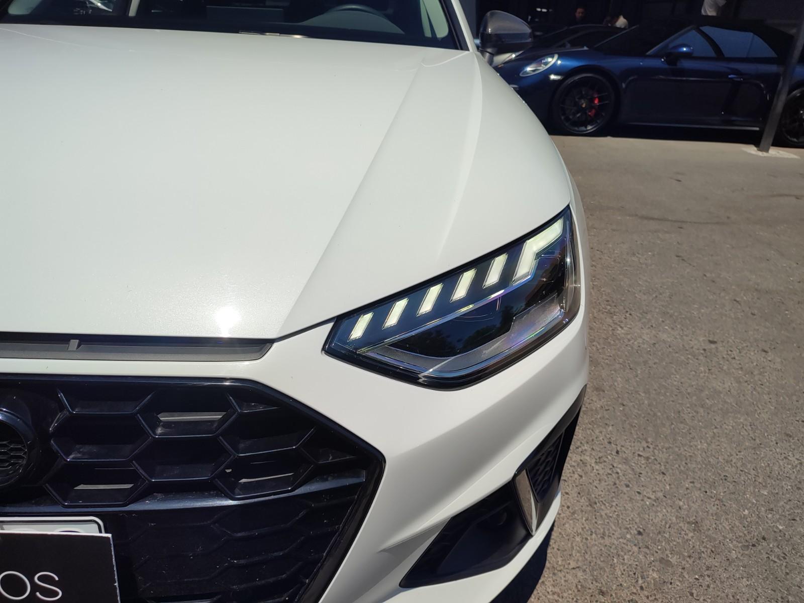 Audi A4 35 TFSI 2.0 DARK EDITION 2024 - Foto 2 de 16