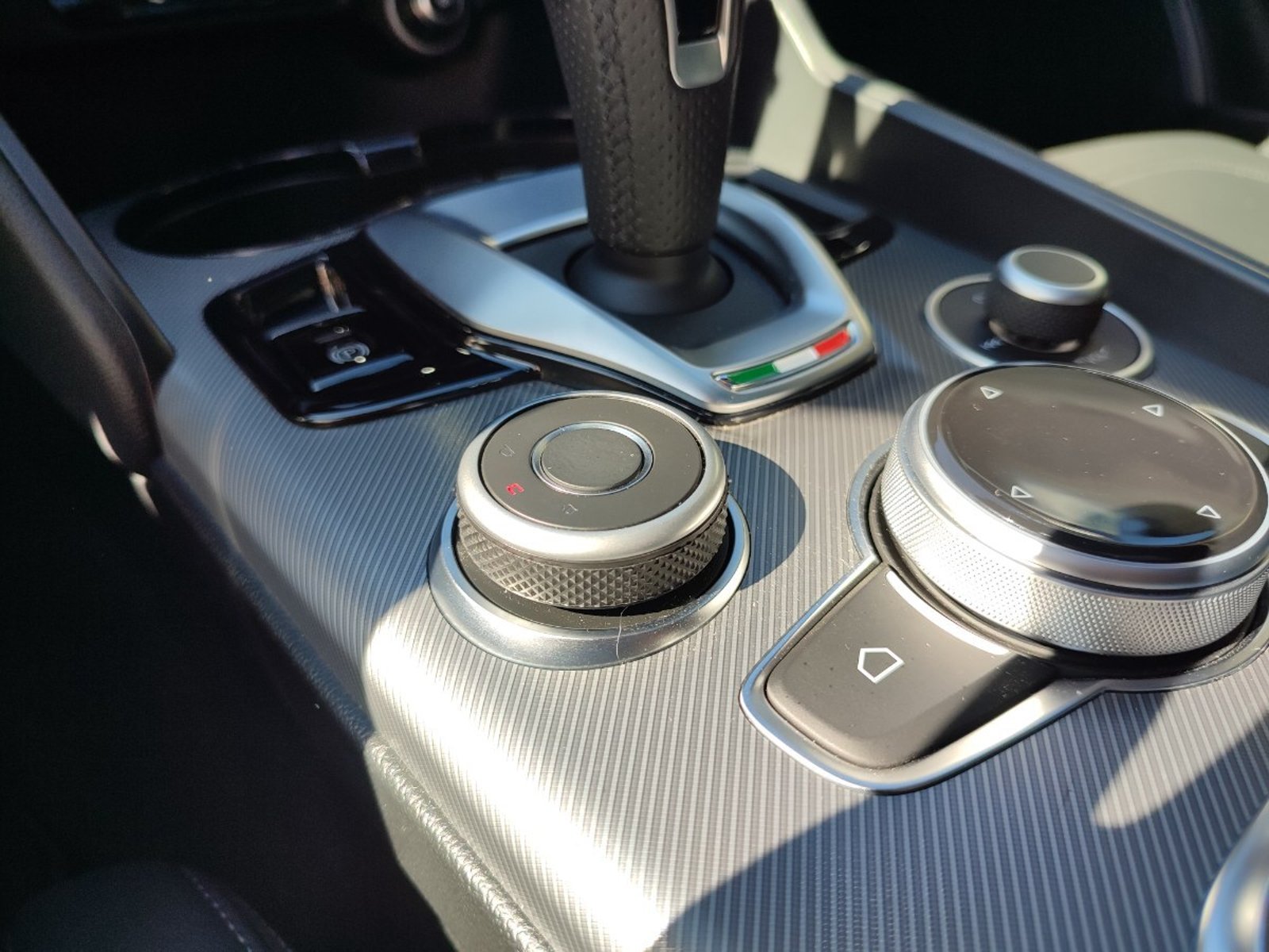 ALFA ROMEO GIULIA VELOCE 2.0 TURBO 280 HP 2025 - Imagen 15 de 19