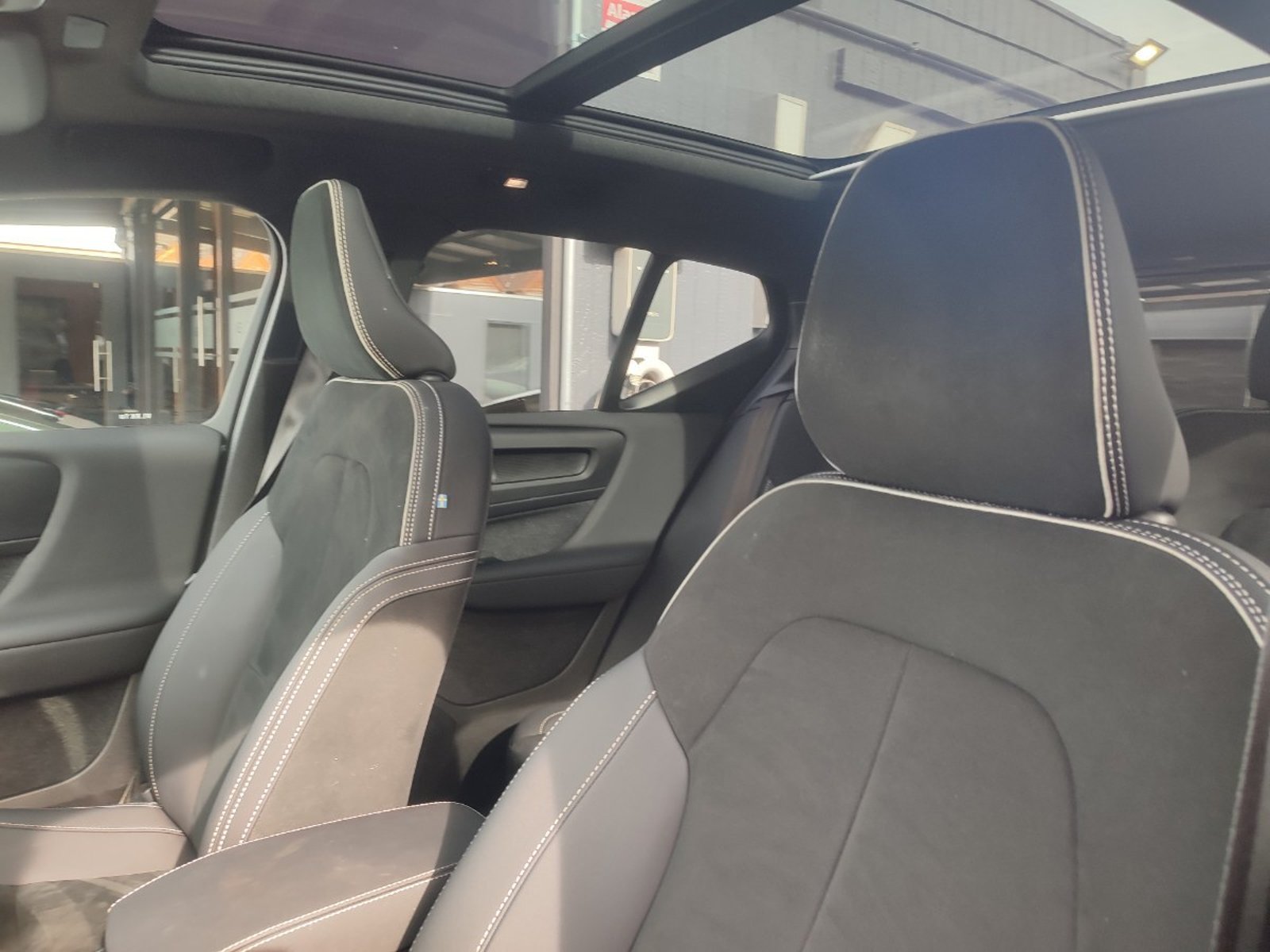 VOLVO EX40 P6 RWD AT 2026 - Imagen 17 de 18