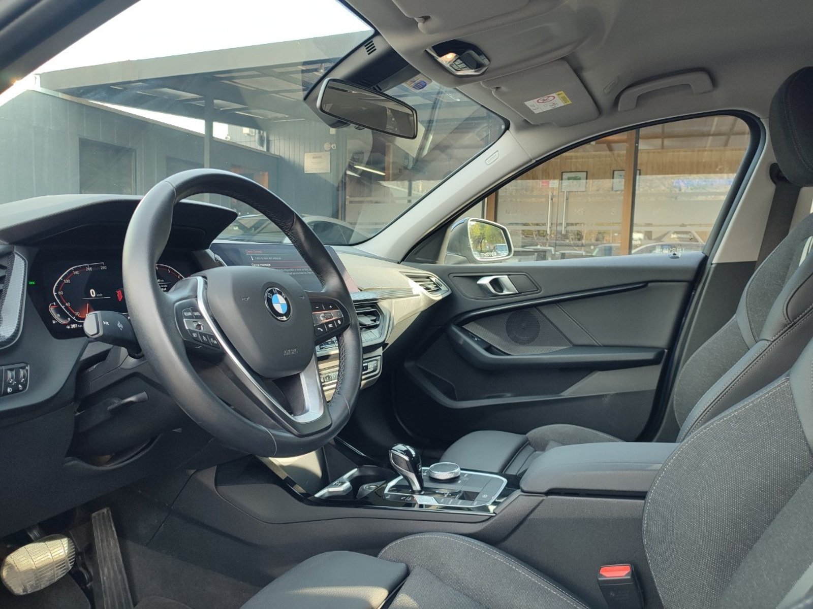 BMW 118I DYNAMIC 1.5 AT 2024 - Imagen 9 de 17