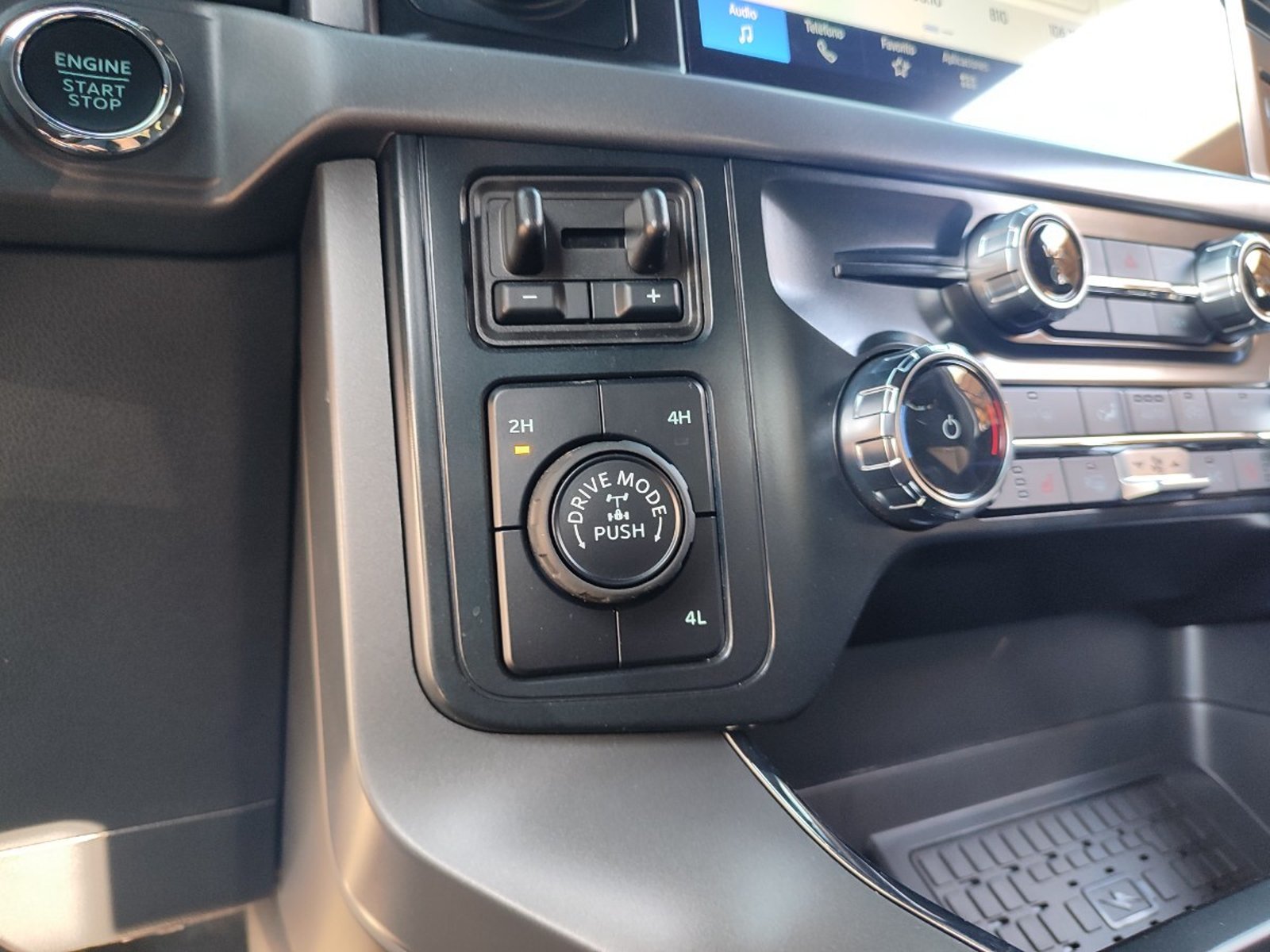 FORD F-150 XLT 5.0 V8 2026 - Imagen 17 de 19