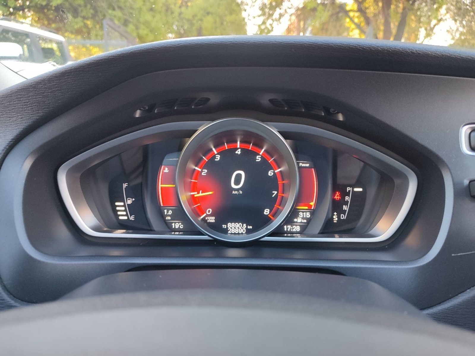 Volvo V40 T4 MOMENTUM PLUS 2.0 FWD 2020 - Imagen 17 de 17