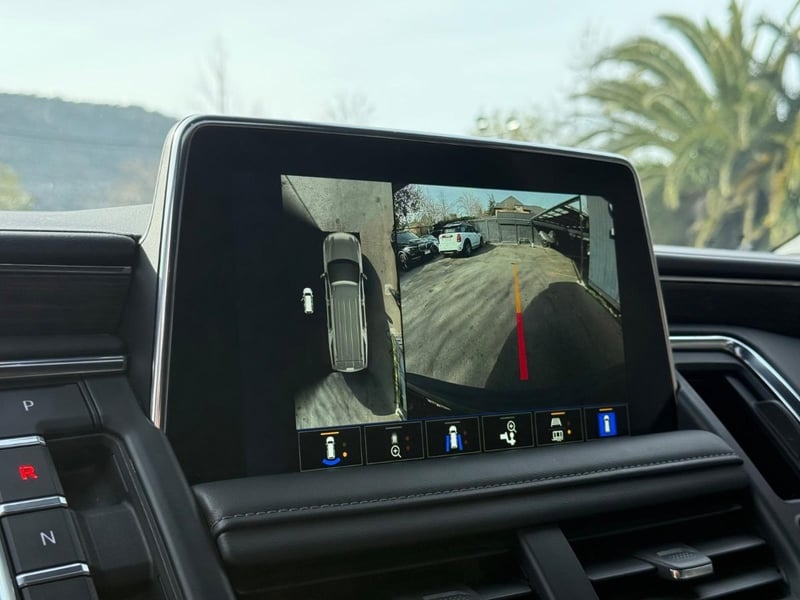 Chevrolet SUBURBAN Z71 5.3 4WD 2023 - Imagen 10 de 17
