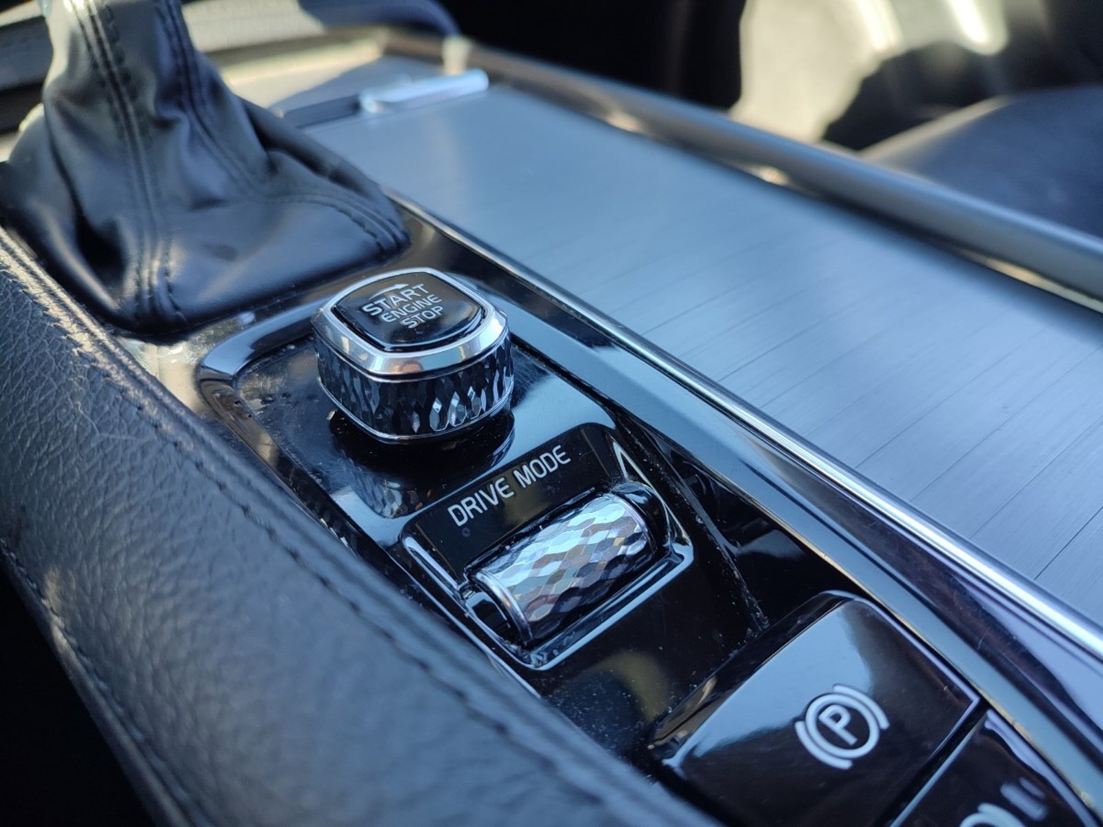 VOLVO XC90 D5 MOMENTUM 2.0 4WD 2022 - Imagen 13 de 17