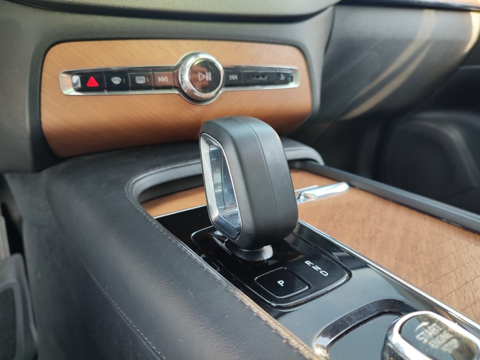 VOLVO XC90 II B6 PLUS 2.0 4WD 2023 - Imagen 15 de 19