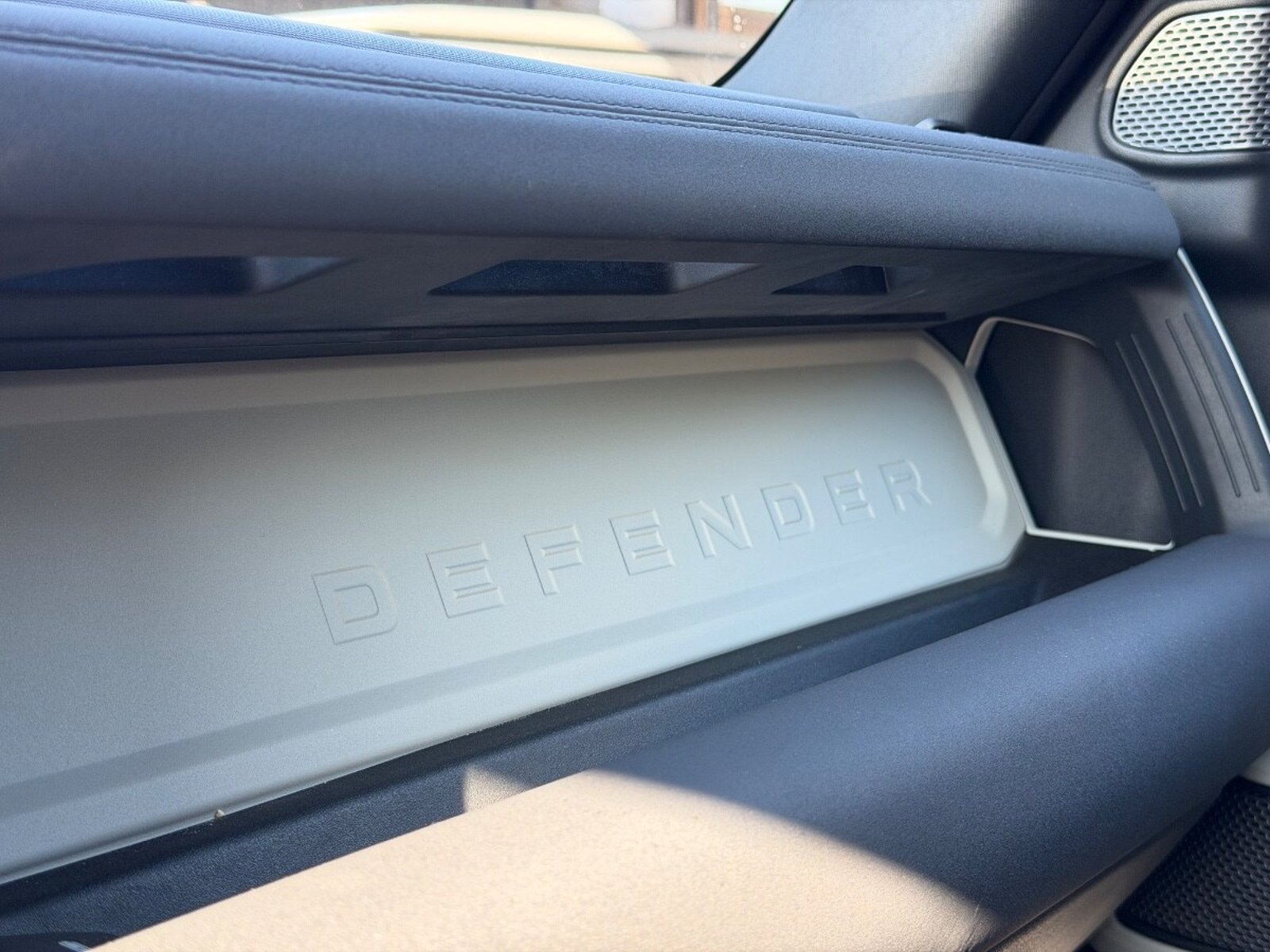 Land Rover DEFENDER 110 P400 FIRST EDITION 3.0 4WD 2021 - Imagen 15 de 16