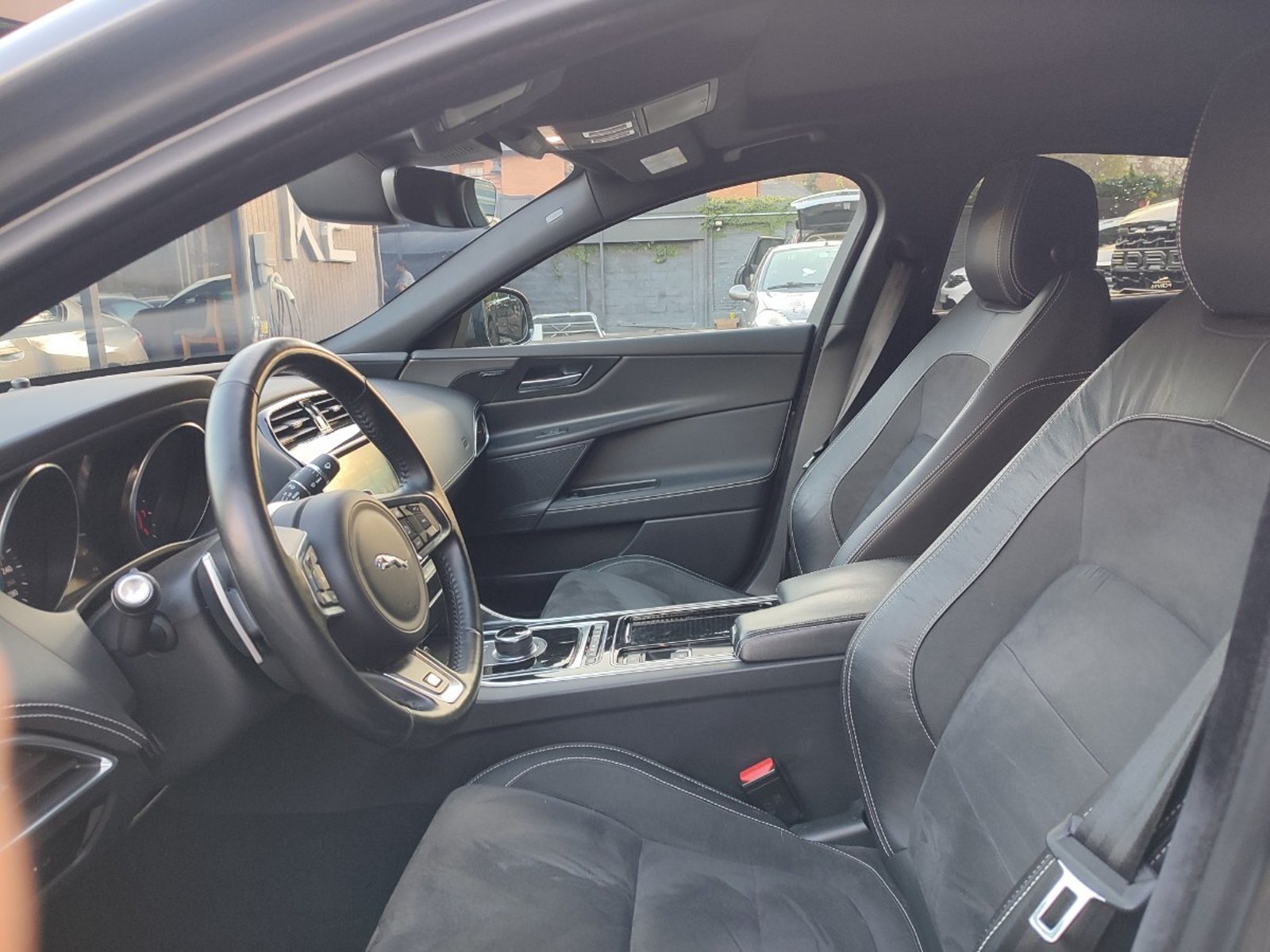 Jaguar XE S/C 3.0 S AT 2020 - Imagen 11 de 16