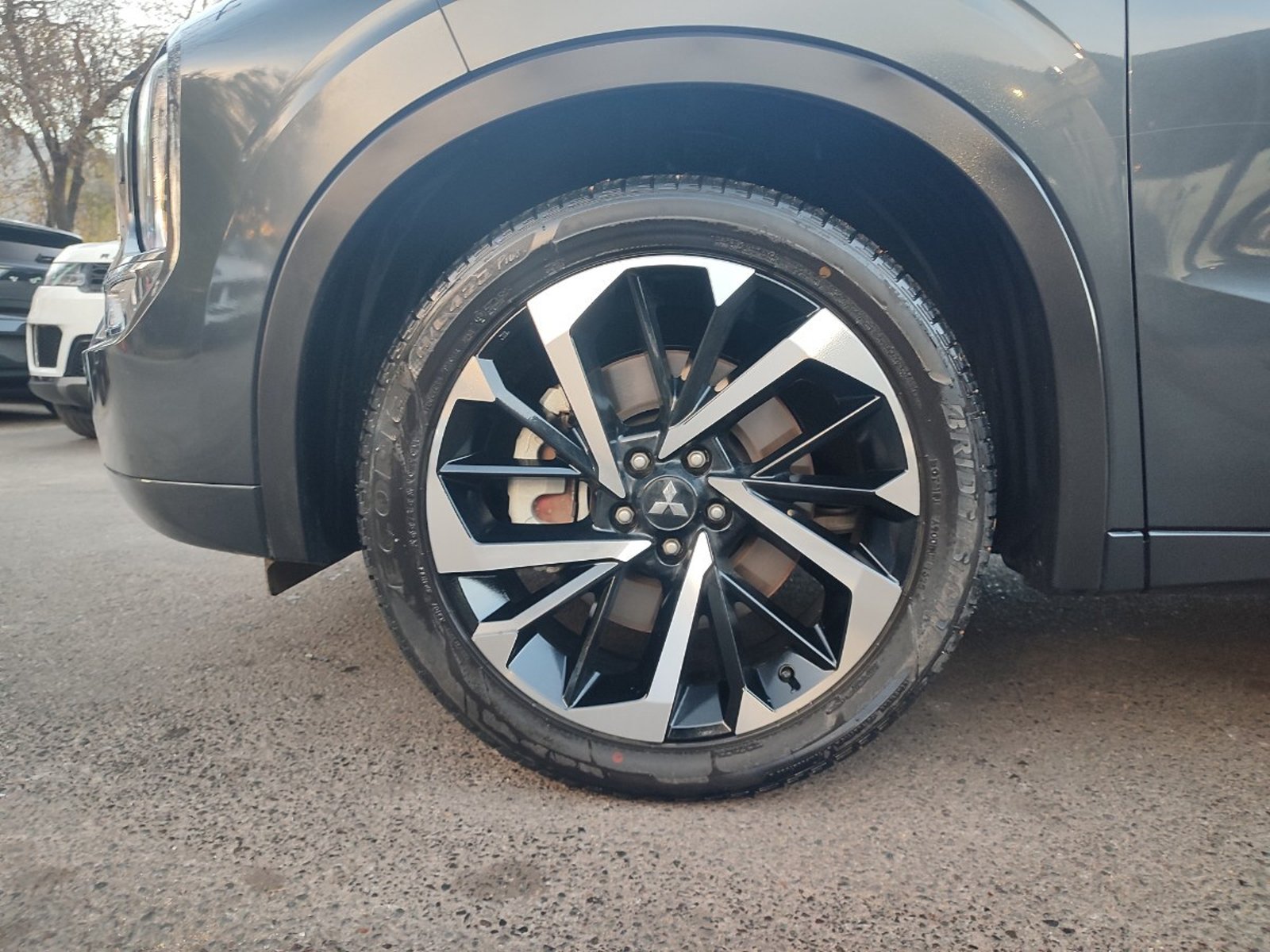 Mitsubishi OUTLANDER GLS LIMITED 2.5 4X4 AT 2026 - Foto 4 de 18