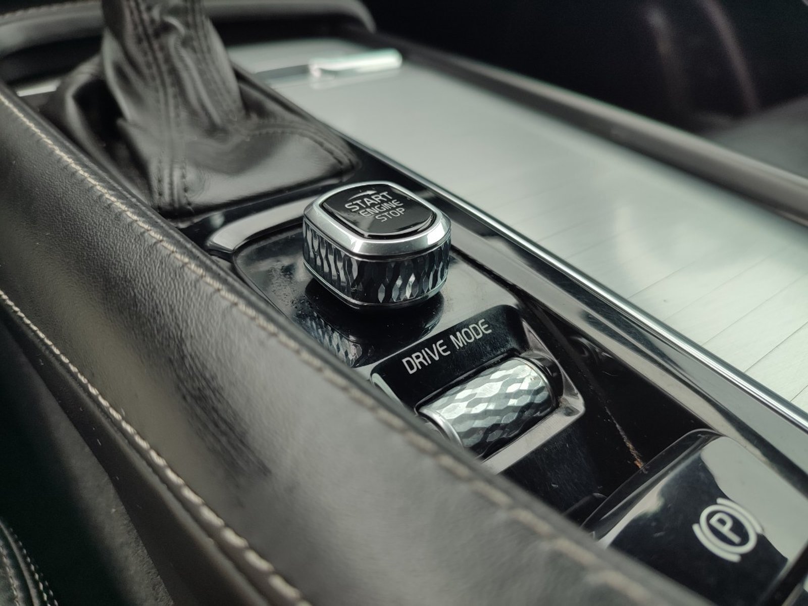 Volvo XC90 D5 MOMENTUM 2.0 4WD 2019 - Imagen 15 de 18