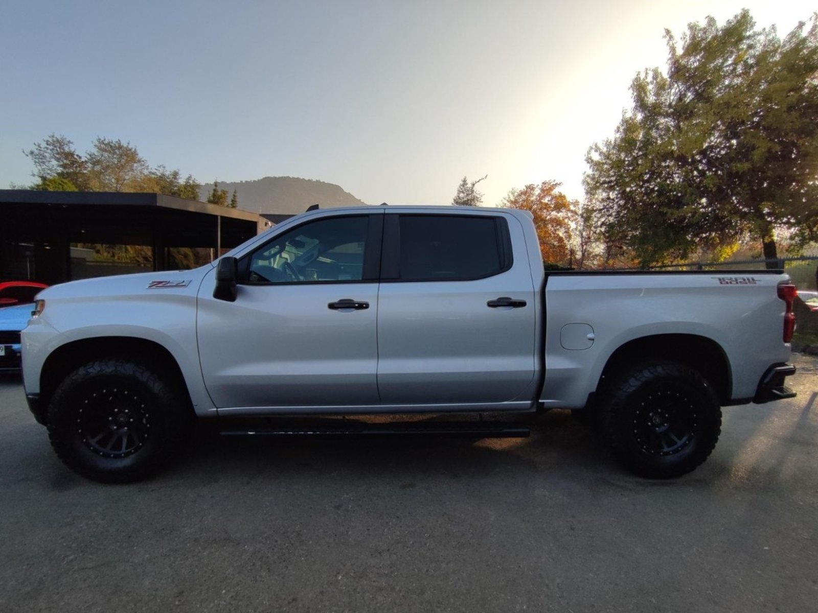 Chevrolet SILVERADO LT TRAILBOSS 5.3 4X4 2022 - Foto 4 de 17