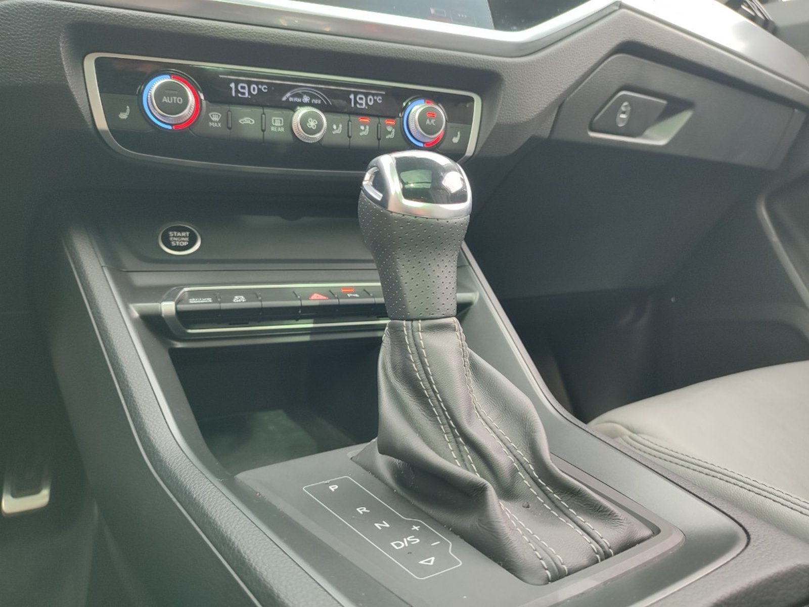 AUDI Q3 SPORT 35 TSFI 1.4T STRONIC 2025 - Imagen 15 de 18