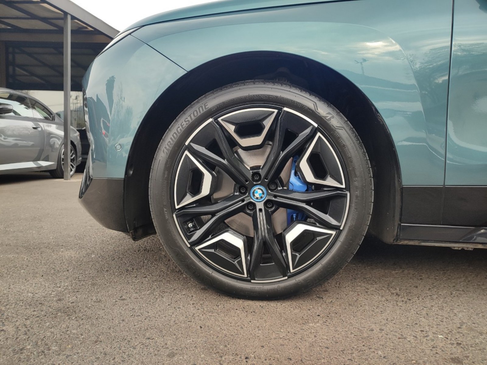 BMW IX XDRIVE 40 ATELIER 4WD 2023 - Foto 4 de 18