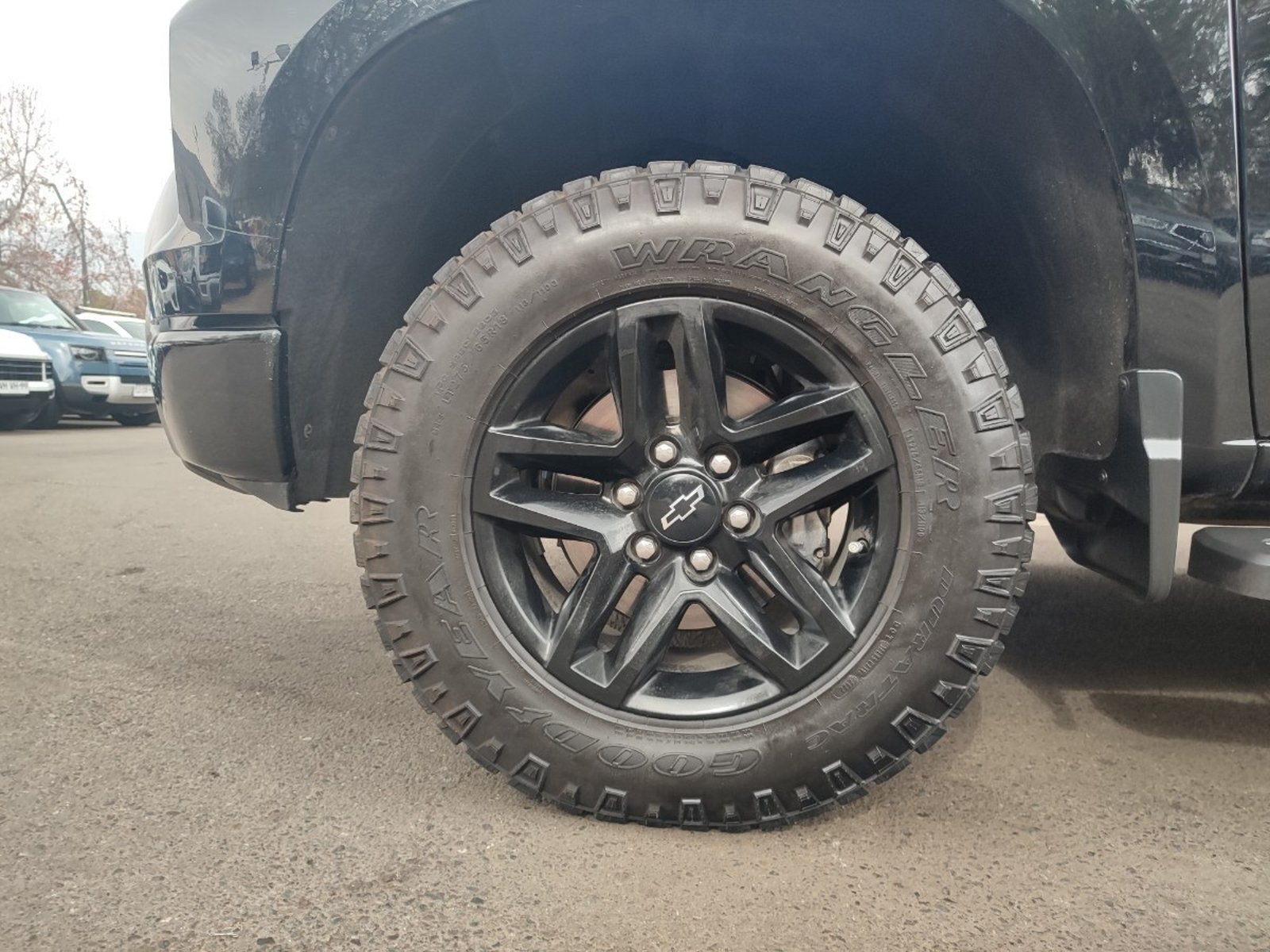 Chevrolet SILVERADO TRAIL BOSS Z71 5.3 4X4 2023 - Foto 4 de 16
