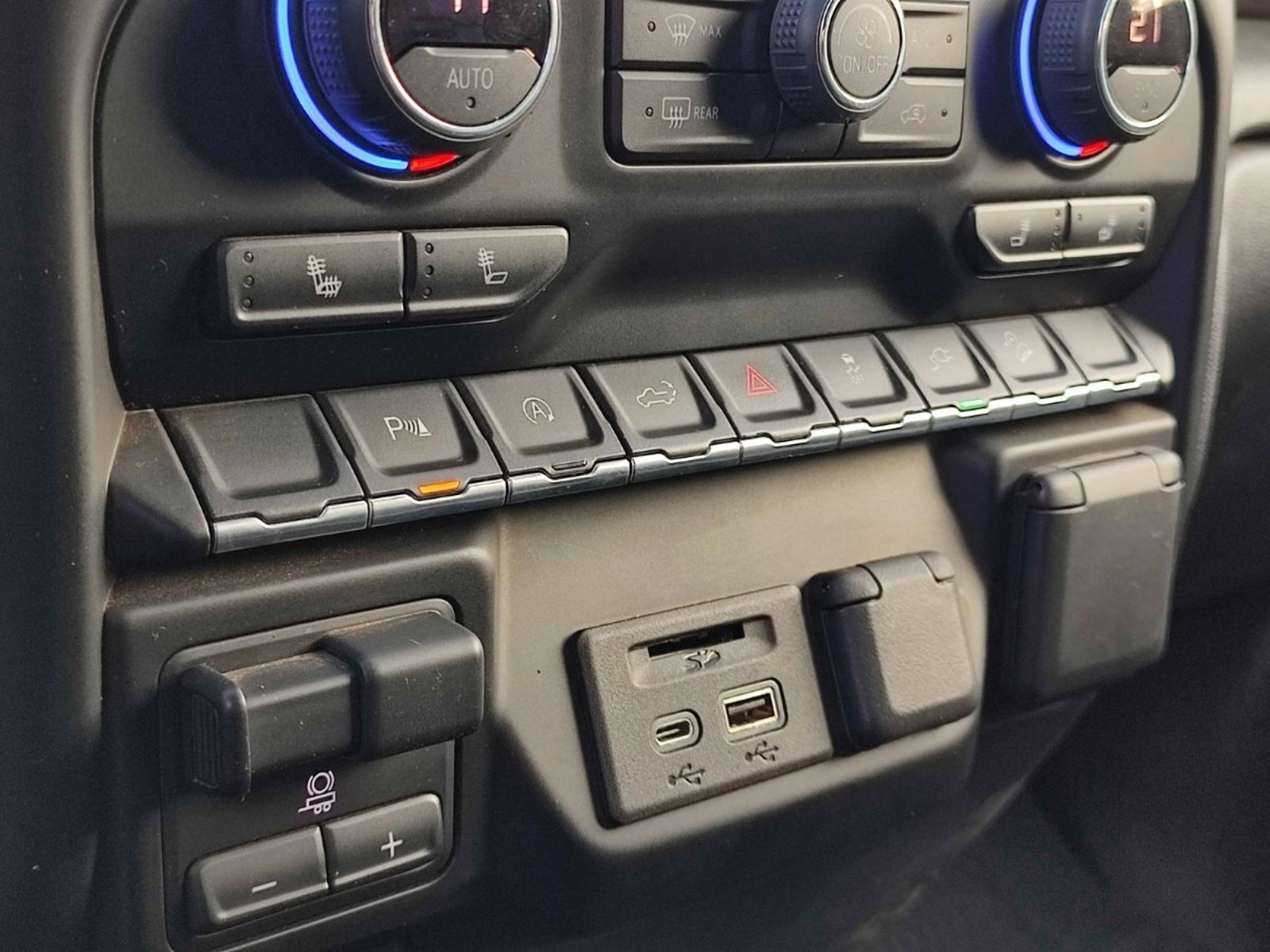 CHEVROLET SILVERADO LT TRAILBOSS 5.3 4X4 2022 - Imagen 16 de 17