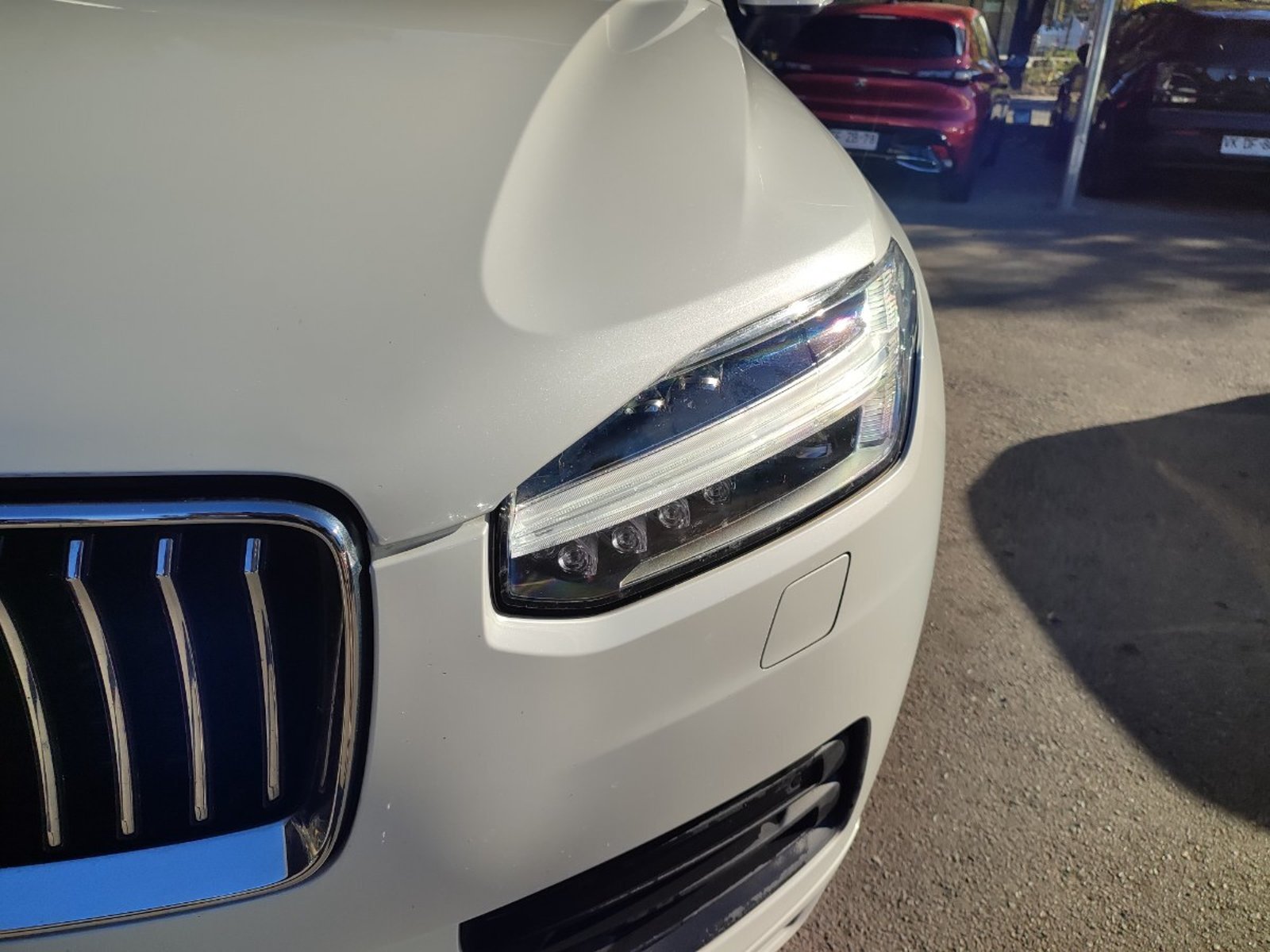 VOLVO XC90 D5 MOMENTUM 2.0 4WD 2022 - Foto 3 de 17