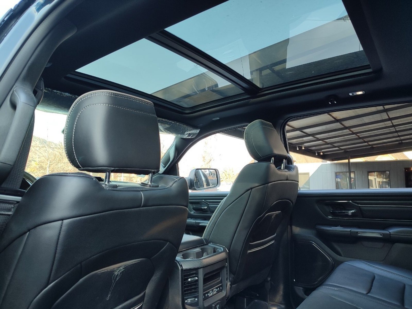 RAM 1500 LIMITED 5.7 CREW CAB 4X4 2024 - Imagen 10 de 18