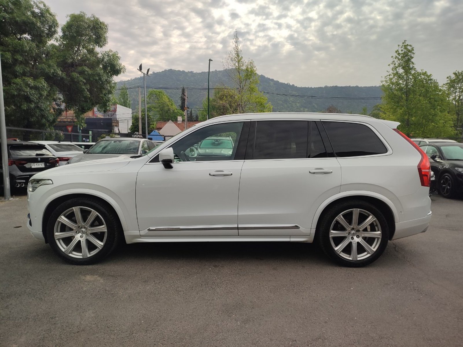 Volvo XC90 D5 INSCRIPTION 2.0 4WD 2020 - Foto 5 de 19