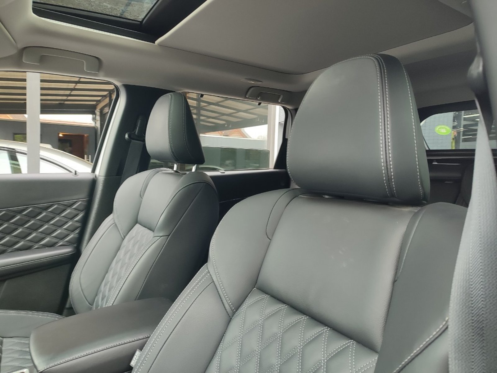 Mitsubishi OUTLANDER GLS LIMITED 2.4 PHEV 4X4 2026 - Imagen 14 de 19