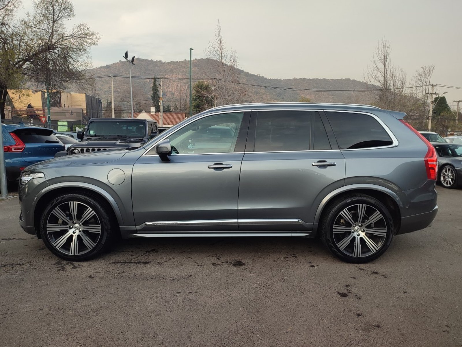 Volvo XC90 T8 INSCRIPTION 2.0 4WD 2020 - Foto 4 de 17