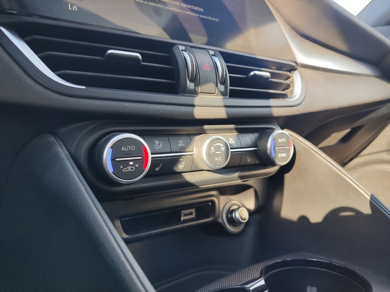 ALFA ROMEO GIULIA VELOCE 2.0 TURBO 280 HP 2024 - Imagen 13 de 19
