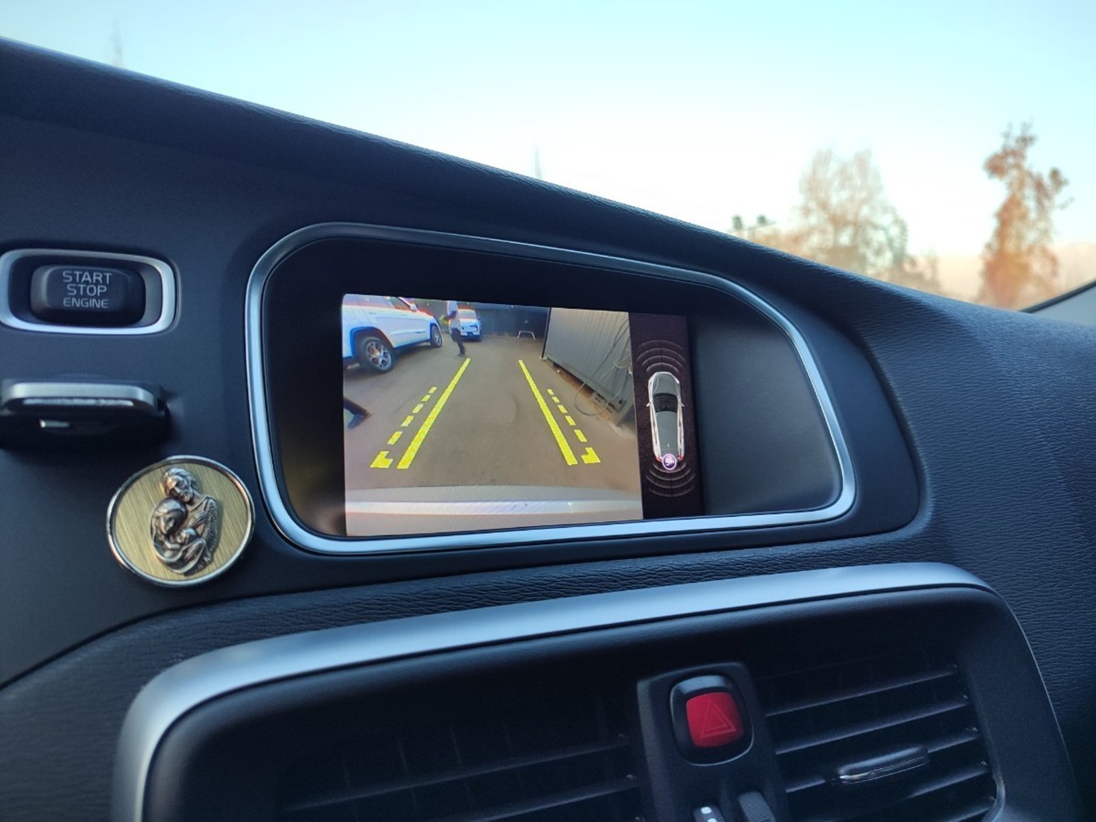 VOLVO V40 T5 2.0 INSCRIPTION AT 2019 - Imagen 16 de 17