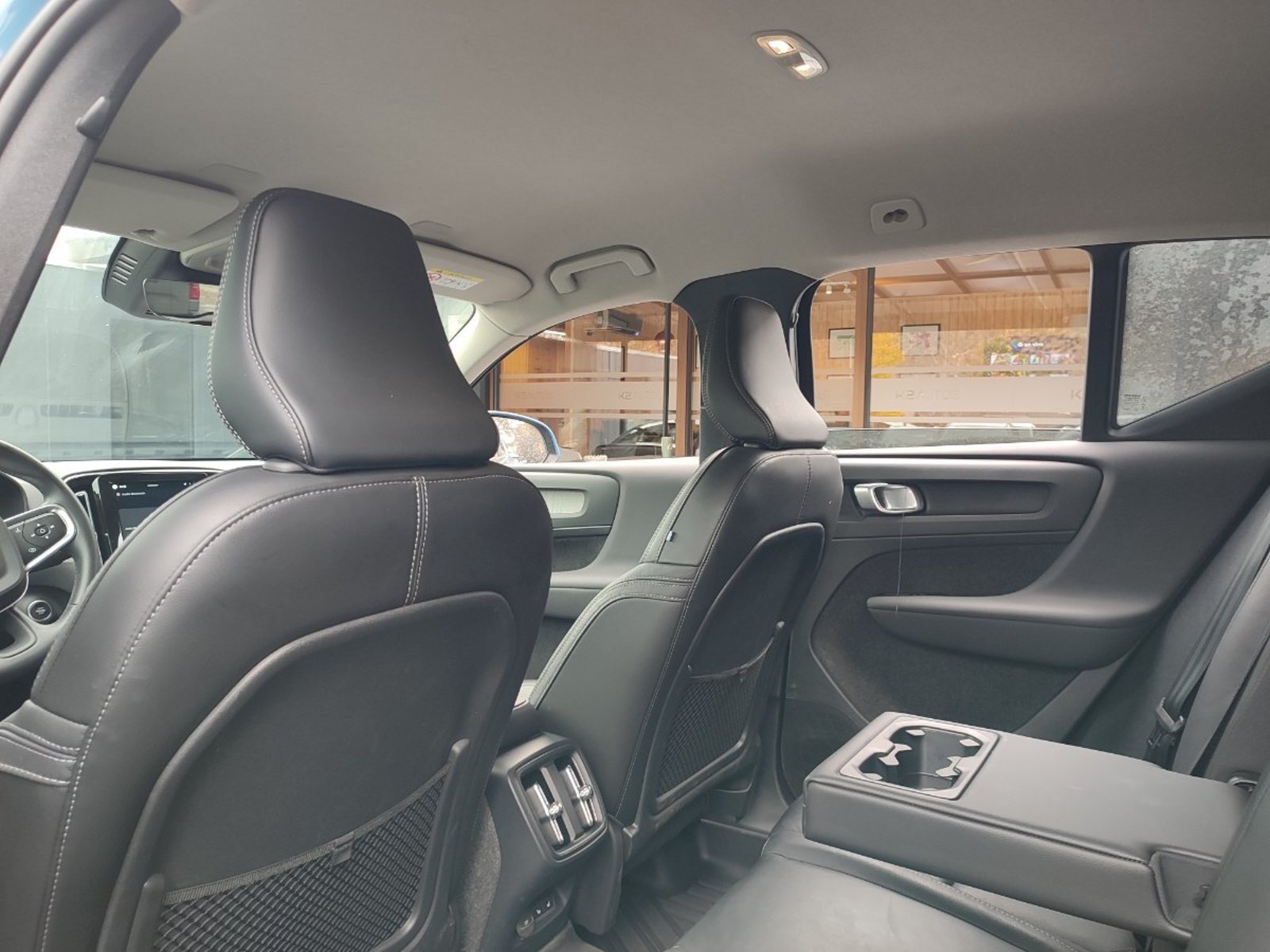 VOLVO XC40 B4 PLUS 2.0 MHEV 2024 - Imagen 10 de 17
