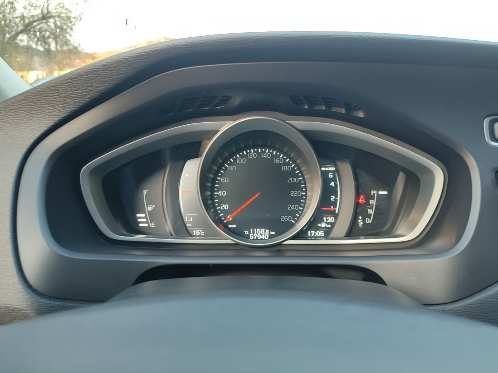 VOLVO V40 T5 2.0 INSCRIPTION AT 2019 - Imagen 17 de 17