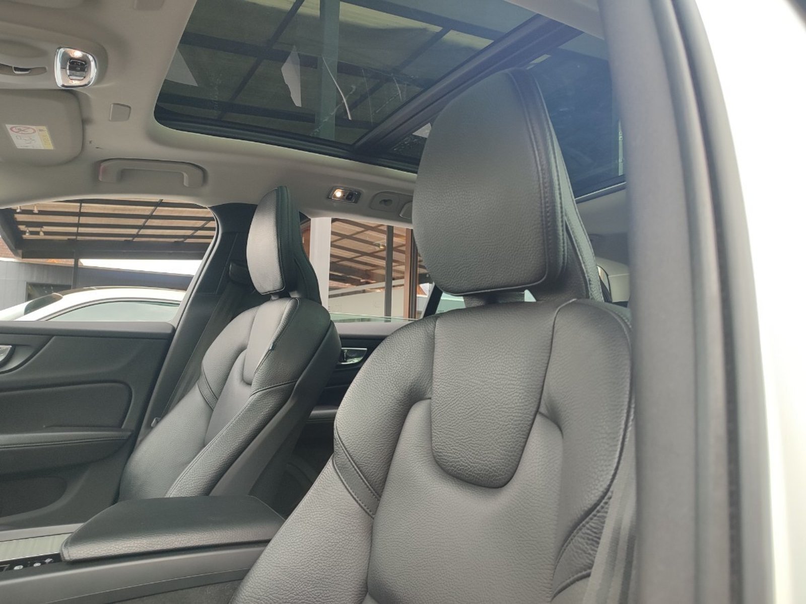 Volvo V60 CROSS COUNTRY II B5 4WD 2.0 2022 - Imagen 12 de 17