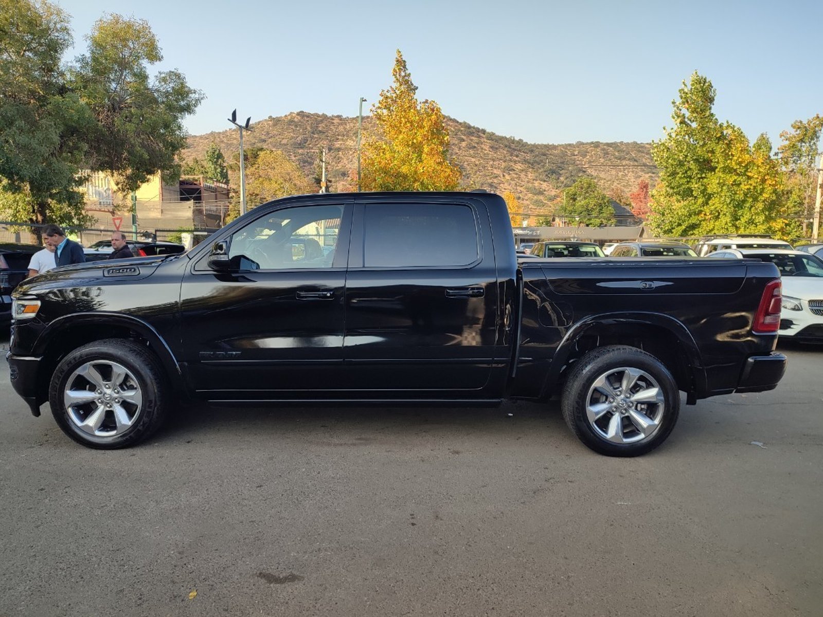 RAM 1500 LIMITED 5.7 CREW CAB 4X4 2022 - Foto 5 de 15