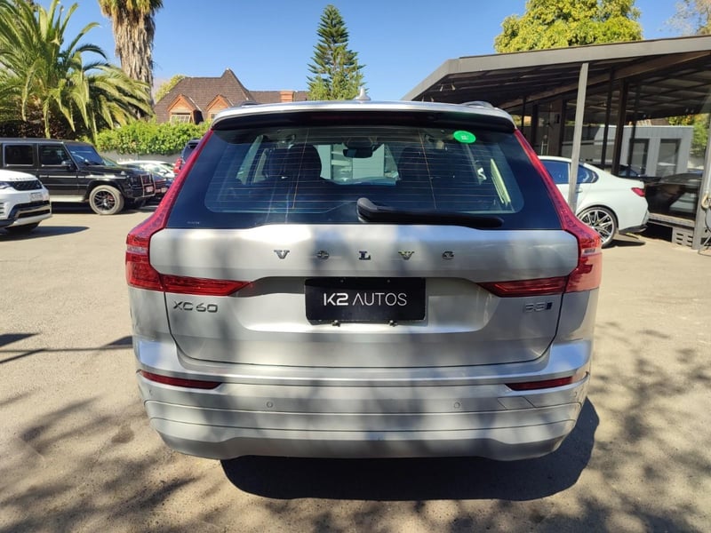 Volvo XC60 B5 II MOMENTUM 4WD 2022 - Imagen 7 de 15