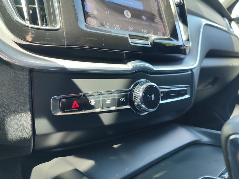 Volvo XC60 II B5 MOMENTUM 2.0 4WD 2022 - Imagen 17 de 19
