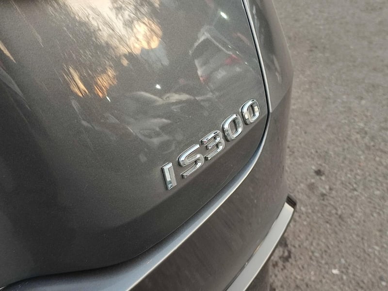 Lexus IS300 F SPORT 2.0 2024 - Imagen 8 de 17