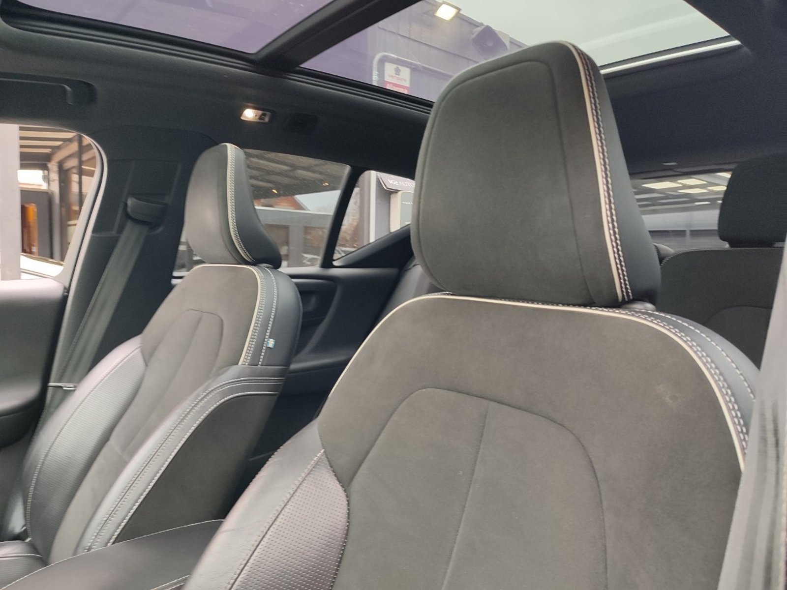 VOLVO XC40 T5 R-DESIGN PLUS 2.0 AWD 2019 - Imagen 13 de 18