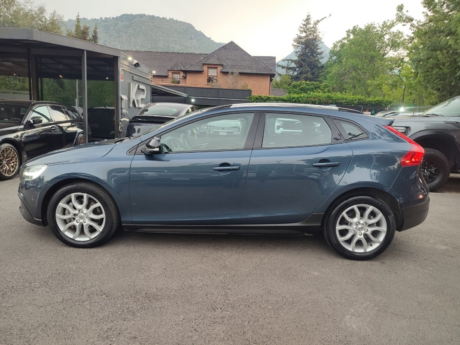 Volvo V40 CROSS COUNTRY AWD LIMITED 2019 - Foto 5 de 17