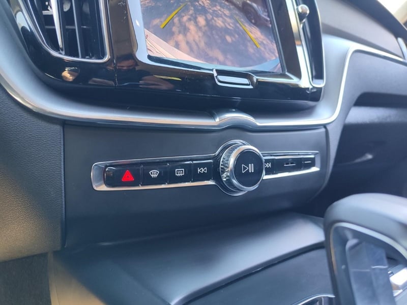 Volvo XC60 B5 II MOMENTUM 4WD 2022 - Imagen 12 de 15