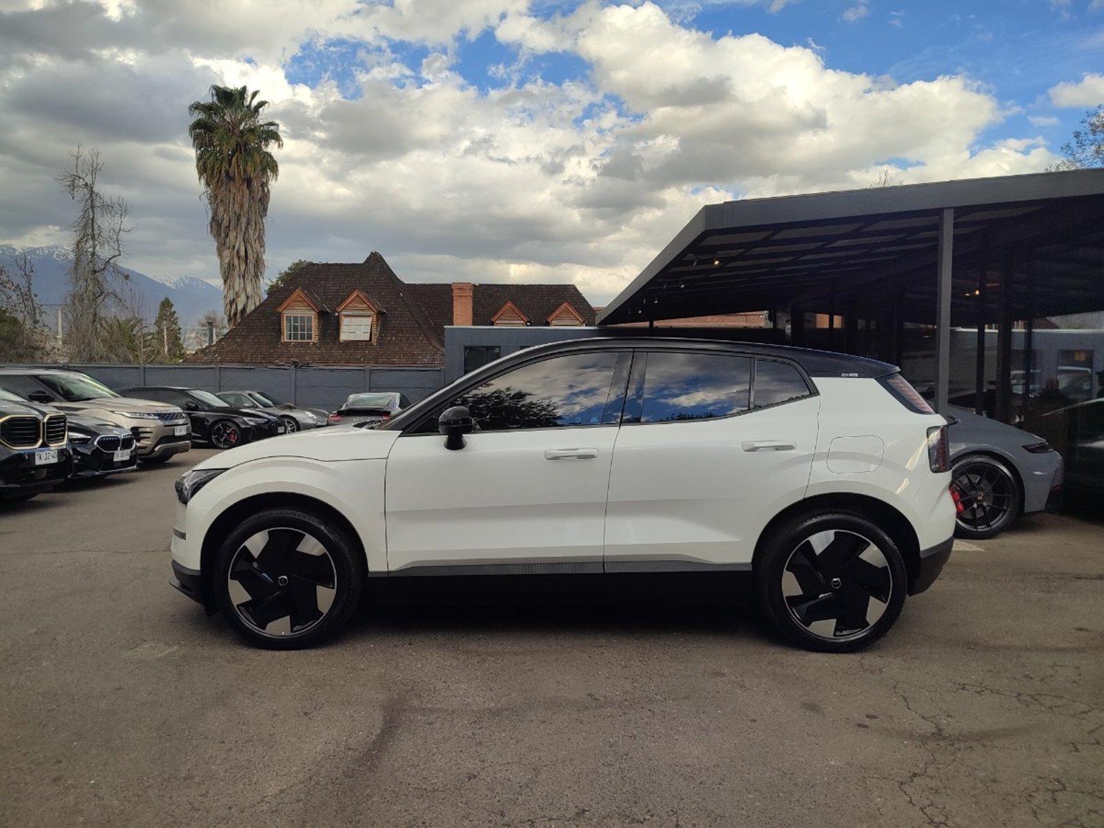 Volvo EX30 PLUS E60 BEV 69 KWH 2025 - Foto 5 de 15