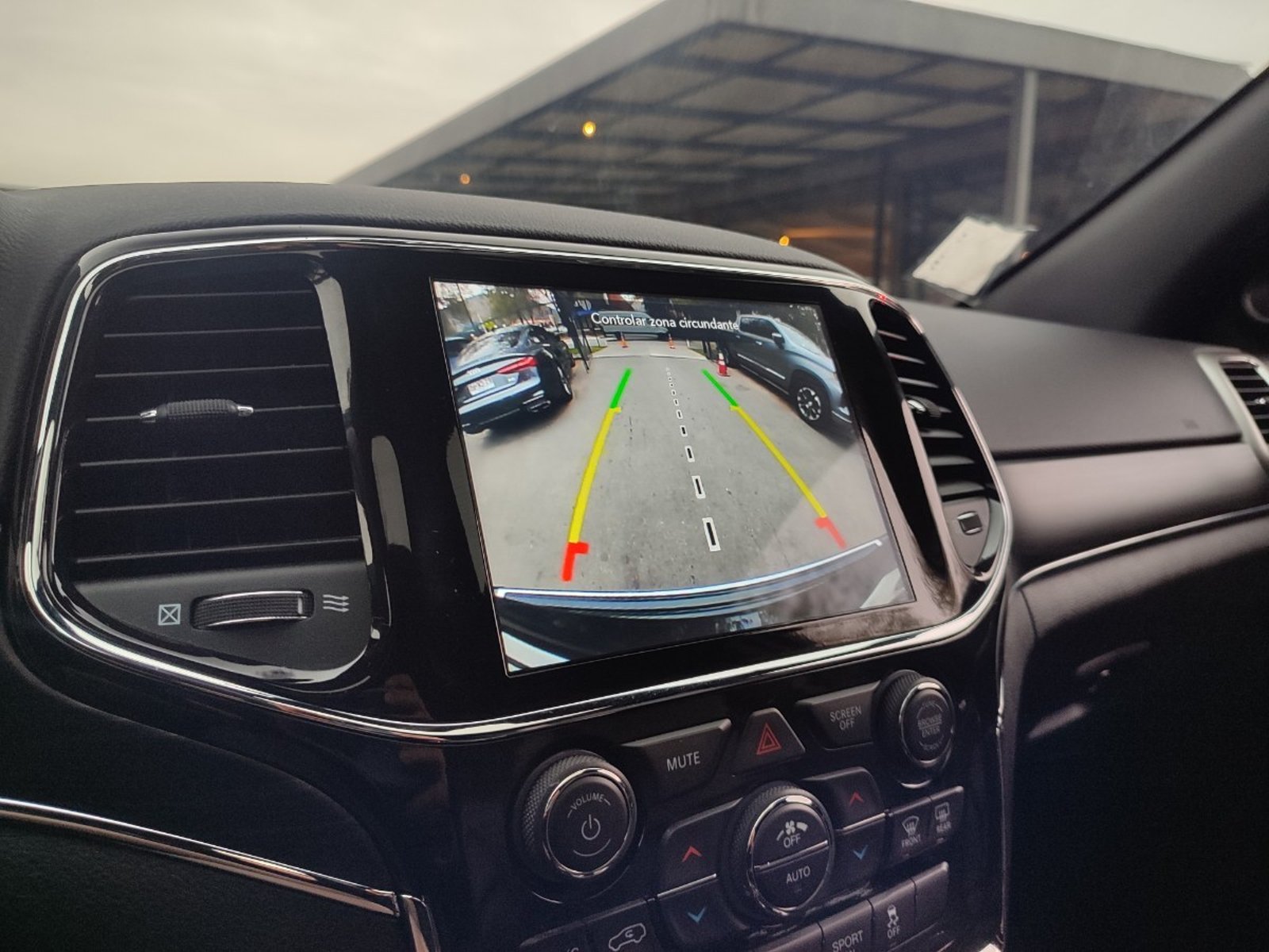 JEEP GRAND CHEROKEE LIMITED LX 3.6 4X4 2021 - Imagen 17 de 18