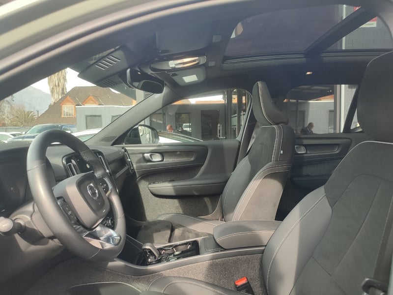 Volvo EX40 P6 RWD AT 2026 - Imagen 16 de 18