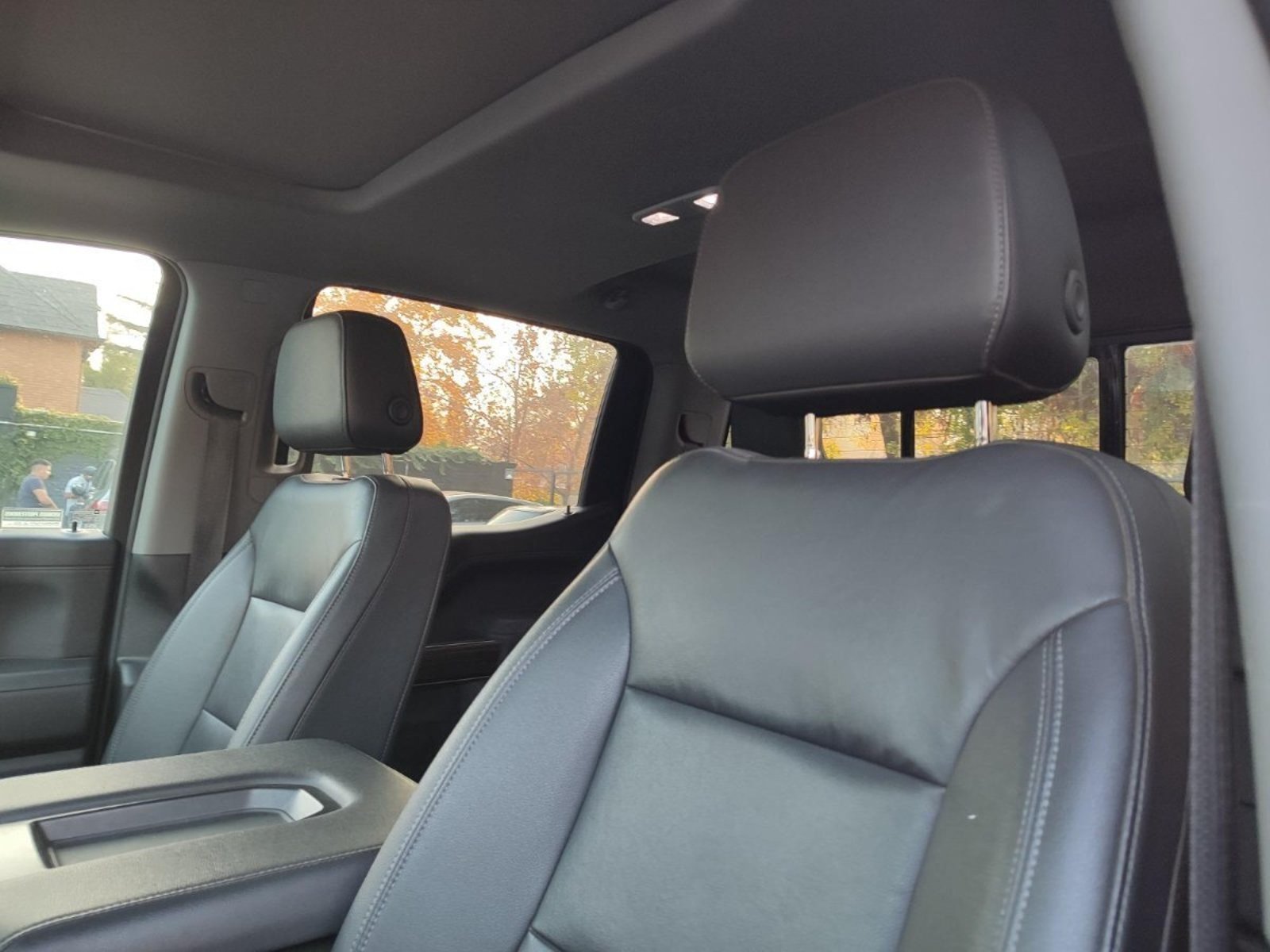 CHEVROLET SILVERADO LT TRAILBOSS 5.3 4X4 2022 - Imagen 15 de 17