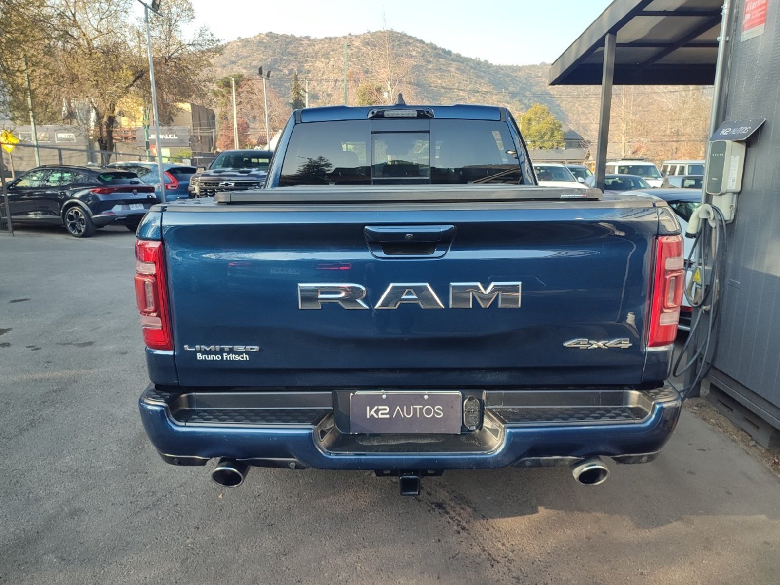 RAM 1500 LIMITED 5.7 CREW CAB 4X4 2024 - Imagen 8 de 18