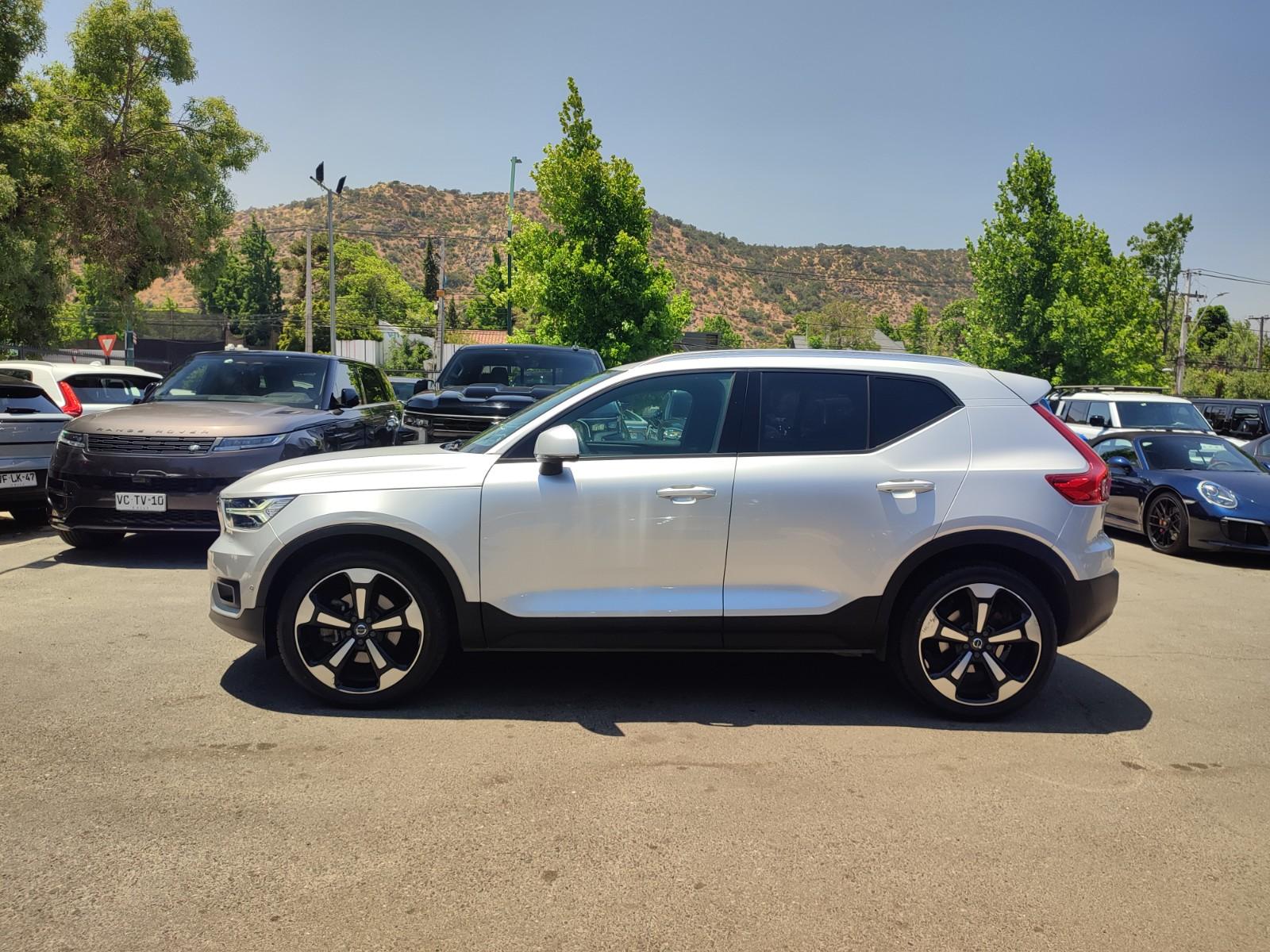 Volvo XC40 T5 MOMENTUM PLUS 4WD 2.0 2019 - Foto 5 de 17