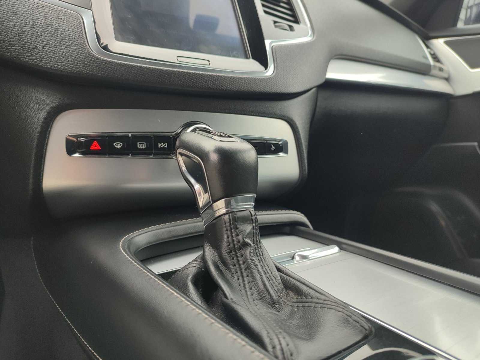 Volvo XC90 D5 MOMENTUM 2.0 4WD 2019 - Imagen 14 de 18
