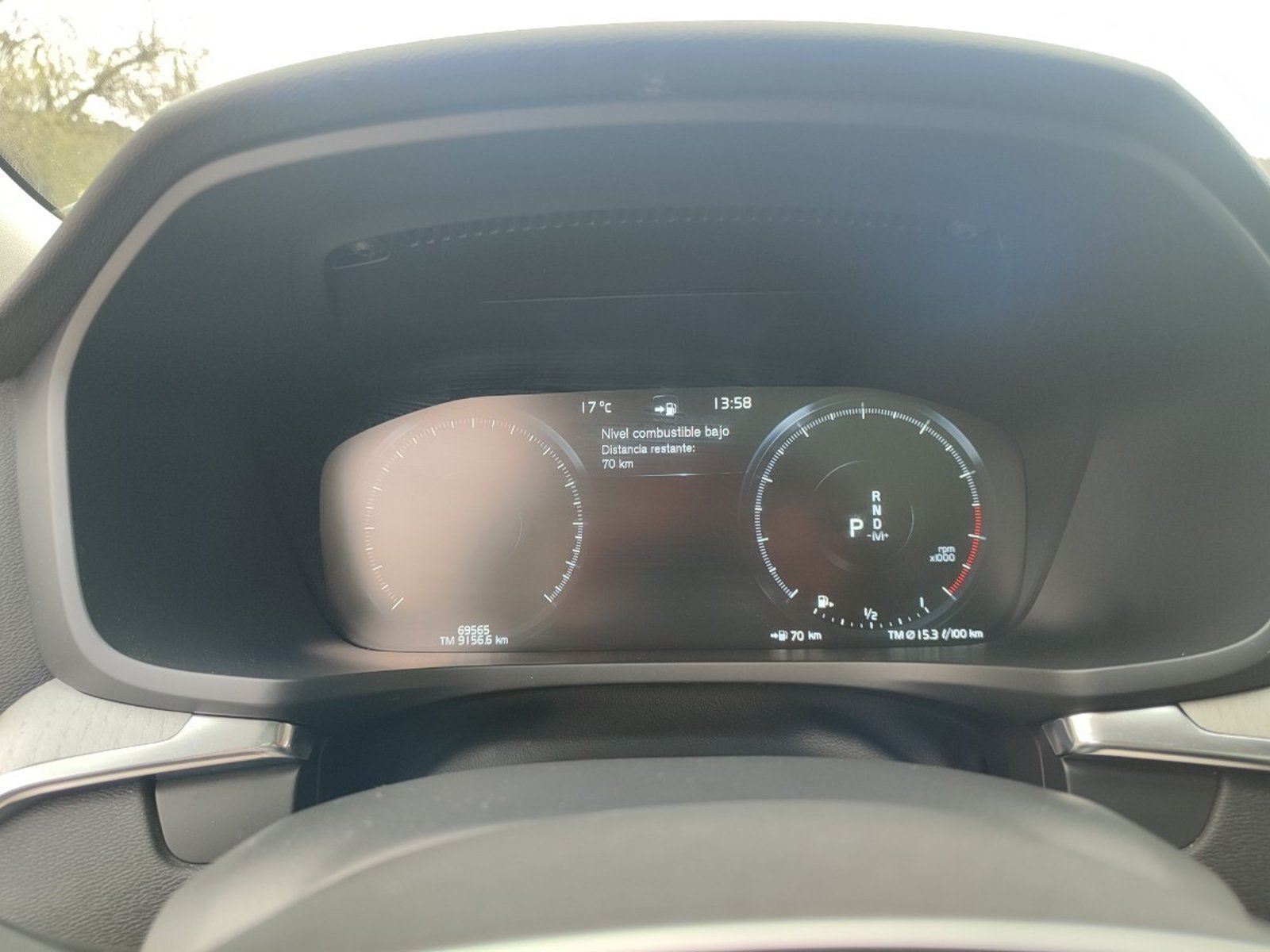 Volvo V60 CROSS COUNTRY II B5 4WD 2.0 2022 - Imagen 16 de 17